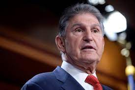 US Sen. Manchin outlines pressure campaign against major presidential candidates | Reuters